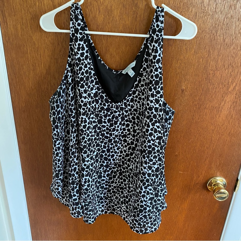 Women’s White and Black Top
